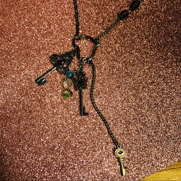 π Mini Key Heart Clasp Charm Necklace - Picture 11 of 12